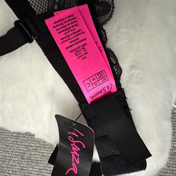 New with tags XS panties and C34 push up bras - Picture 9 of 15